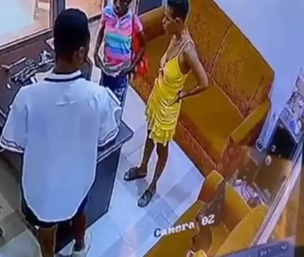 2 girls allegedly steal over 40,000 cedis cash, gold bars in Twifo Praso (Video)